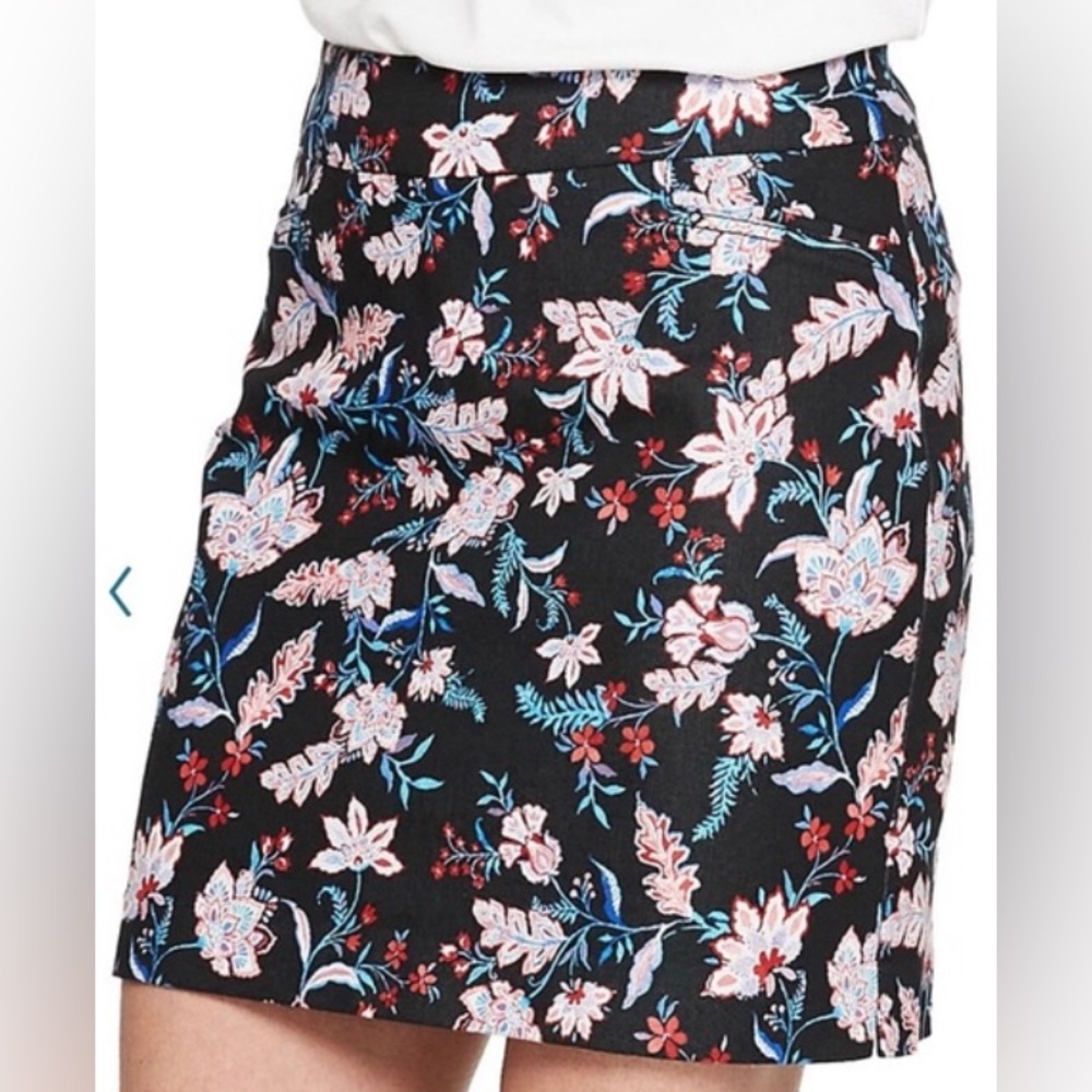Croft & Barrow The Effortless Stretch  Black Floral Print Skort